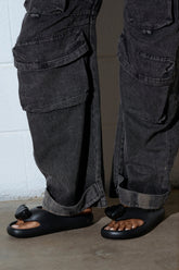 AKIRA COMPASSION BLACK SANDAL