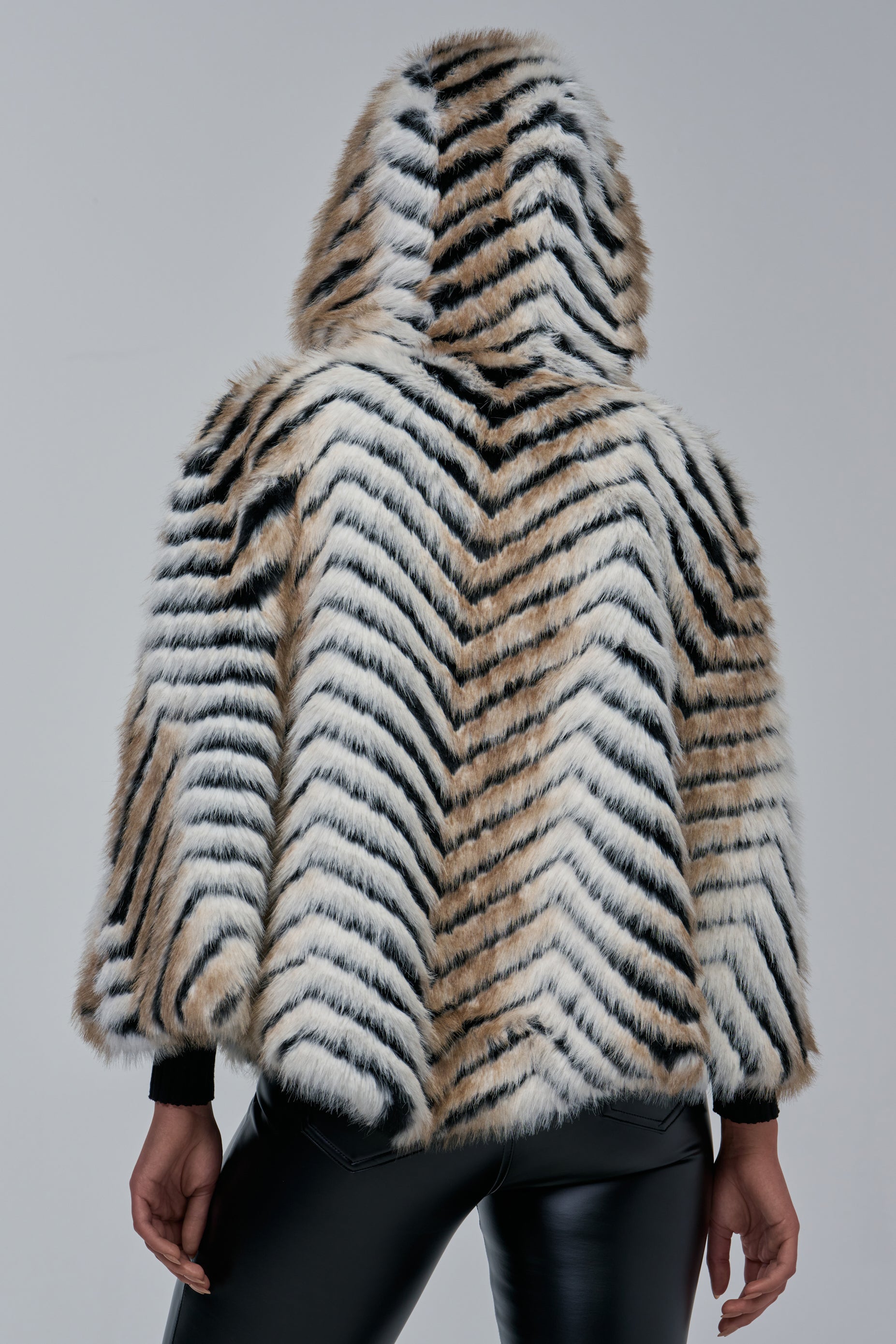 CHEVRON DREAMING FAUX FUR PONCHO