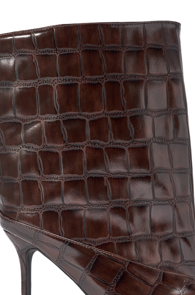 AKIRA GOLD  RITUAL CHOCOLATE PU STILETTO BOOTIE