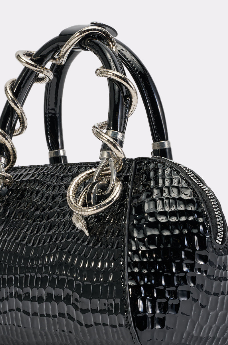 COME AND GET IT PURSE IN BLACK