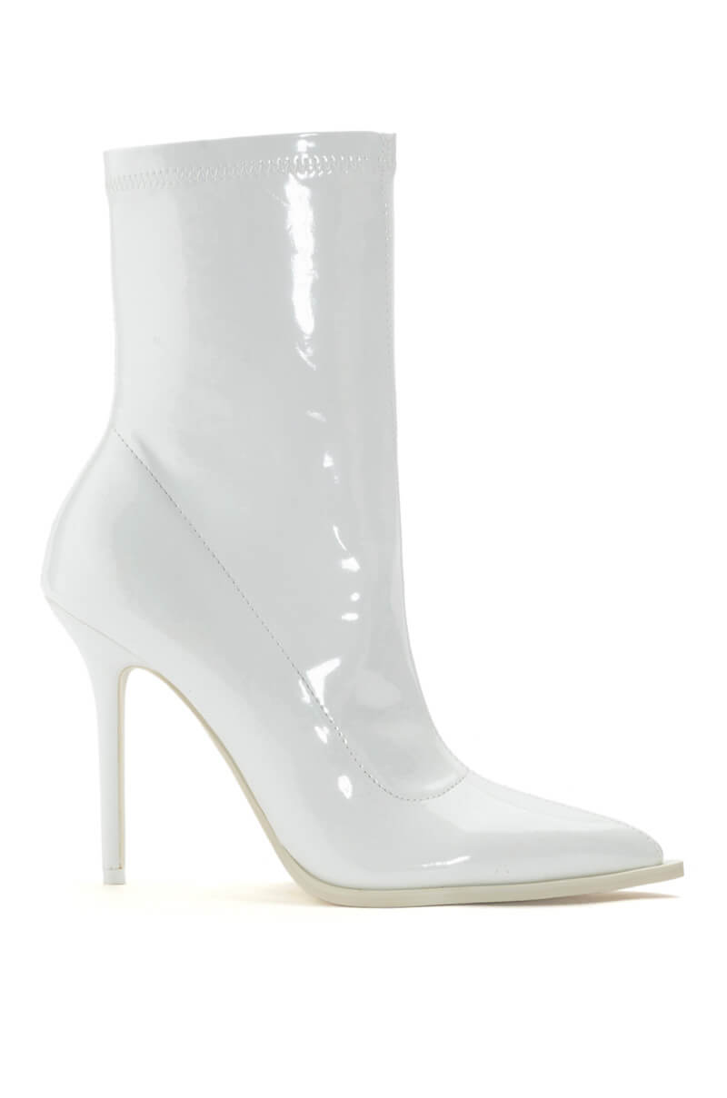 AZALEA WANG ISABELLA PATENT BOOTIE IN WHITE