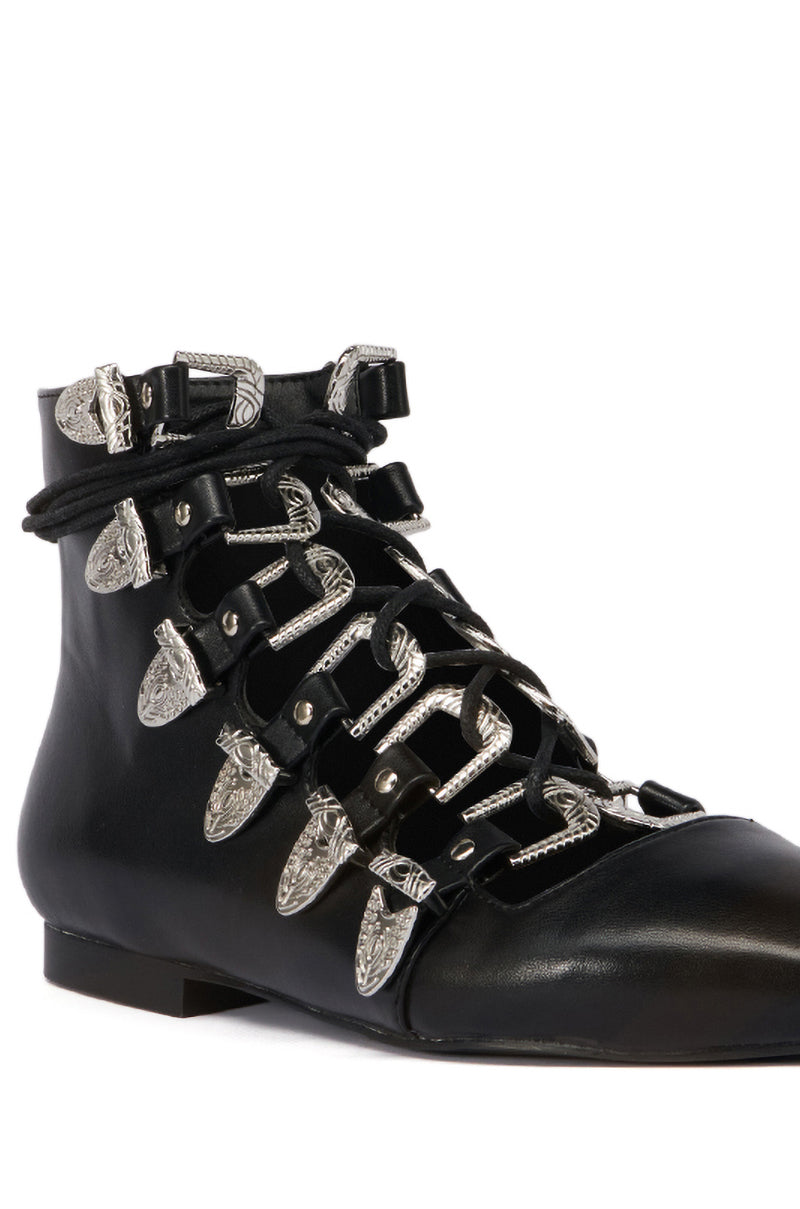 AZALEA WANG MATSON BLACK LACE UP BUCKLE FLAT